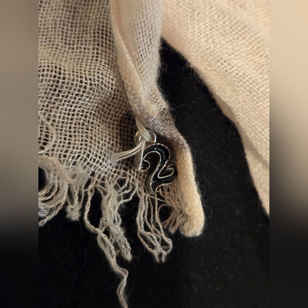 2 Chic★Abstract Bird Patterned Scarf - Picture 9 of 12